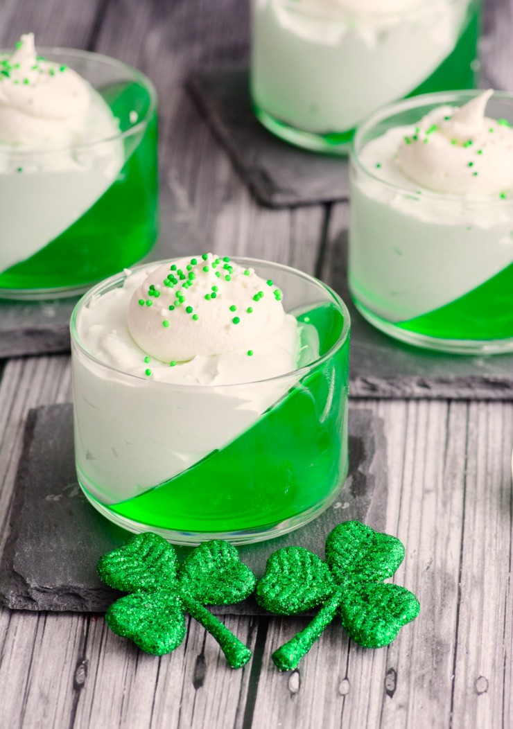 This St. Patrick's Day Jell-o Parfait is so simple to make but it looks absolutely stunning!