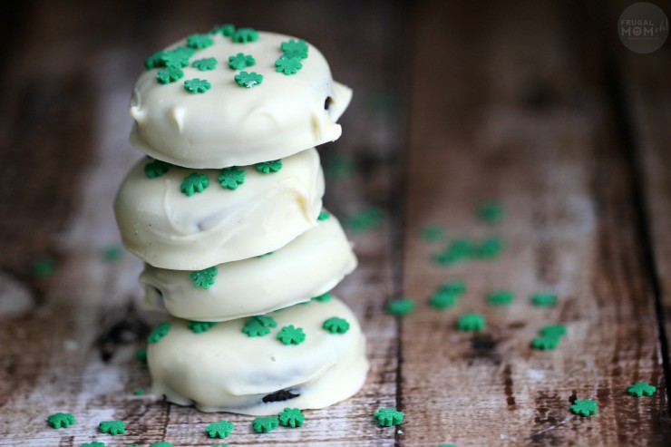 Chocolate Dipped Mint Oreos are an easy no-bake St. Patrick's Day dessert!