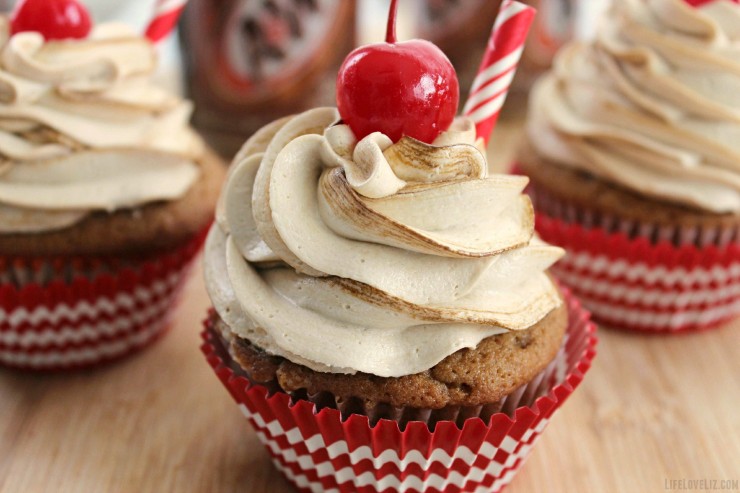 These Root Beer Float Cupcakes have all the flavor of a root beer float but in cupcake form! This is a perfect dessert for kids and adults alike.