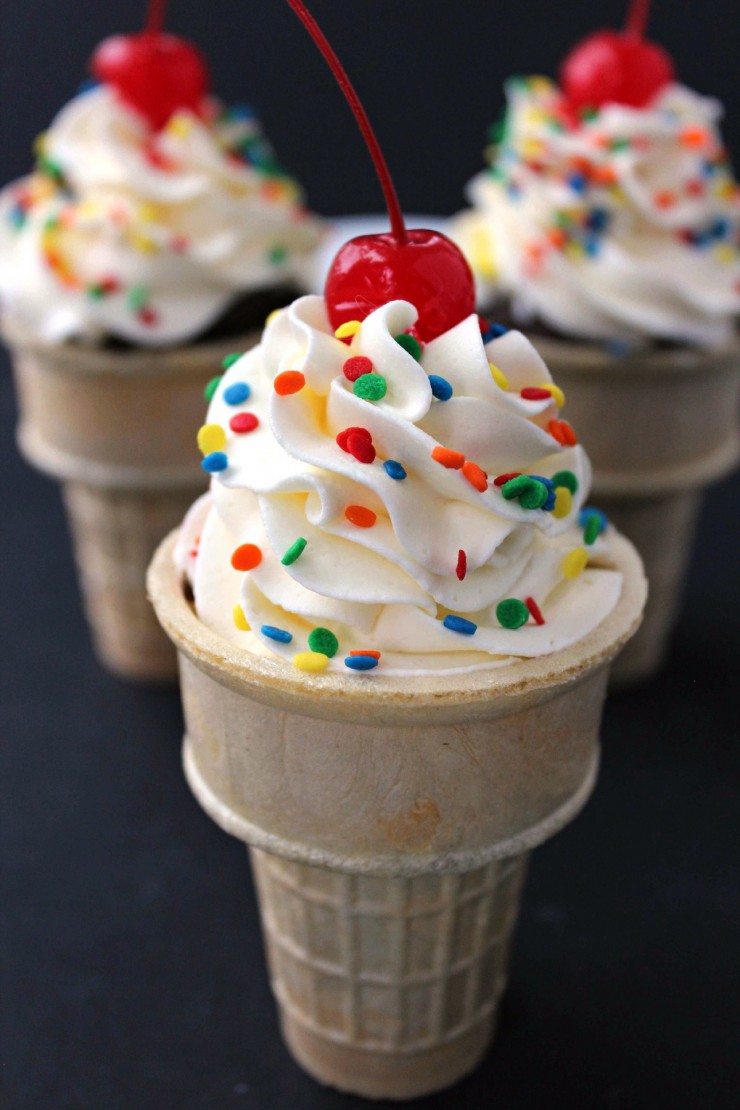 These Ice Cream Cone Look A-Like Cupcakes are a cute dessert kids and adults will both enjoy. Who wouldn't love an adorable cupcakes disguised as an ice cream cone?