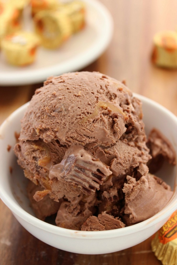 This Peanut Butter Cup Ice Cream is no-churn and deliciously decadent - a perfectly frozen summer dessert recipe.