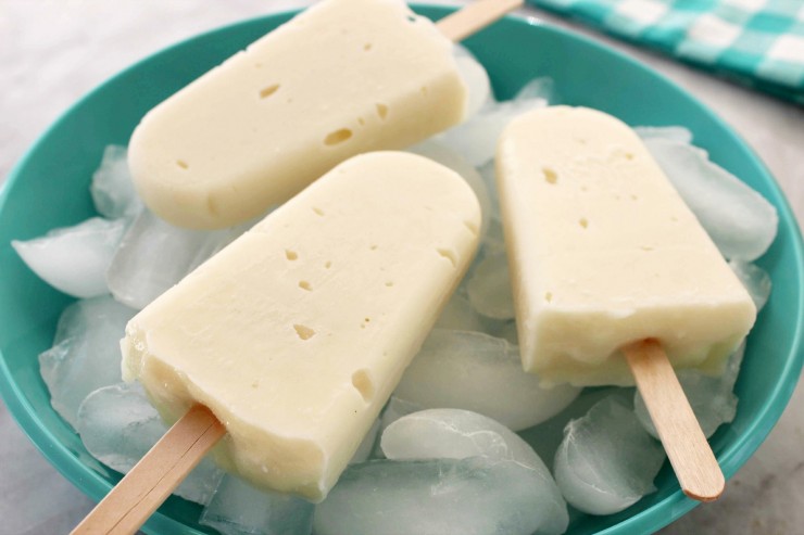  This Recipe for Egg-Free Vanilla Pudding Pops is full of cool creamy flavour, perfect for a hot summer day!