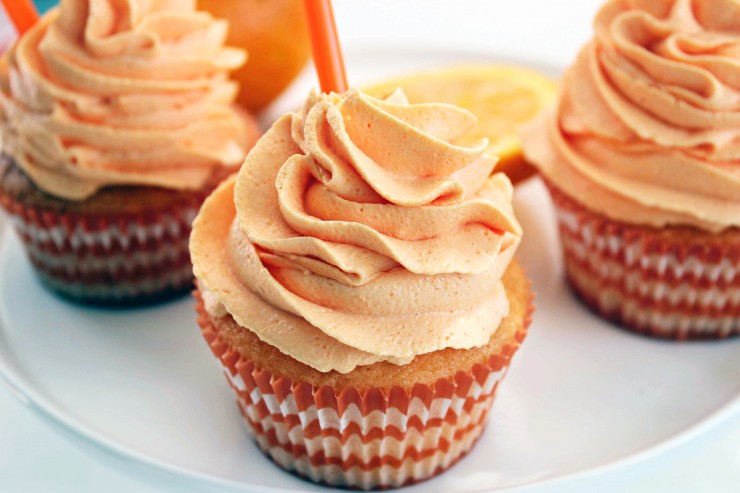 These Orange Crush Cupcakes are a perfect summer treat. This cupcake recipe is great to serve at parties or to carry along for a picnic.