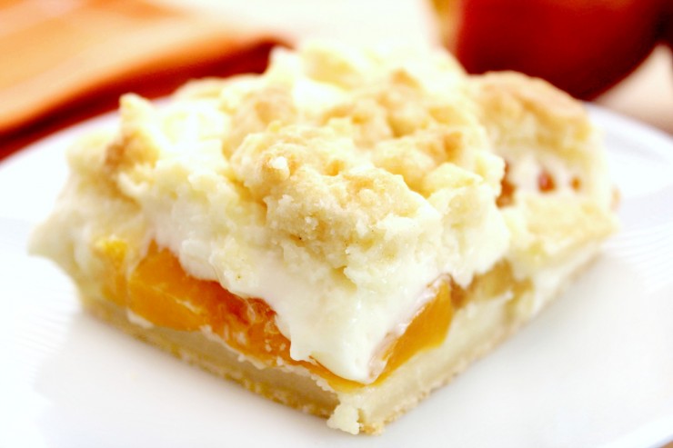These Peaches and Cream Bars are a delectable summer dessert This recipe is so easy and full of flavour!