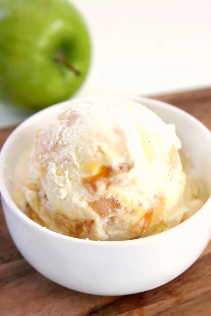 This No Churn Caramel Apple Ice Cream is easy to make but full of amazing flavours, this is a frozen dessert perfect for the end of summer!