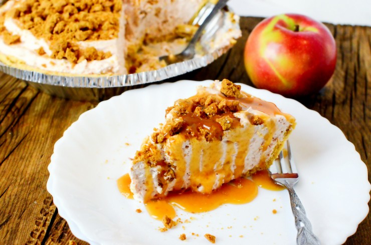 This Apple Gingersnap Delight recipe is easy and full of incredle flavours, it's also a versatile dessert - add in cream cheese and make it a Apple Cheesecake Gingersnap Delight!