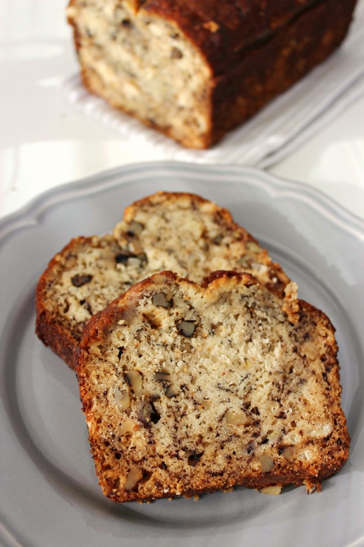 Banana bread is a great way to use up over-ripe bananas and this recipe is seriously simple and you can’t go wrong with that!