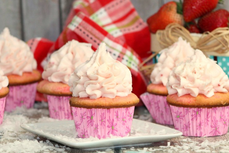 This Strawberry Malt Cupcakes recipe is one of my favourites. A luscious cupcake overflowing with the delicious summer flavour of strawberries.