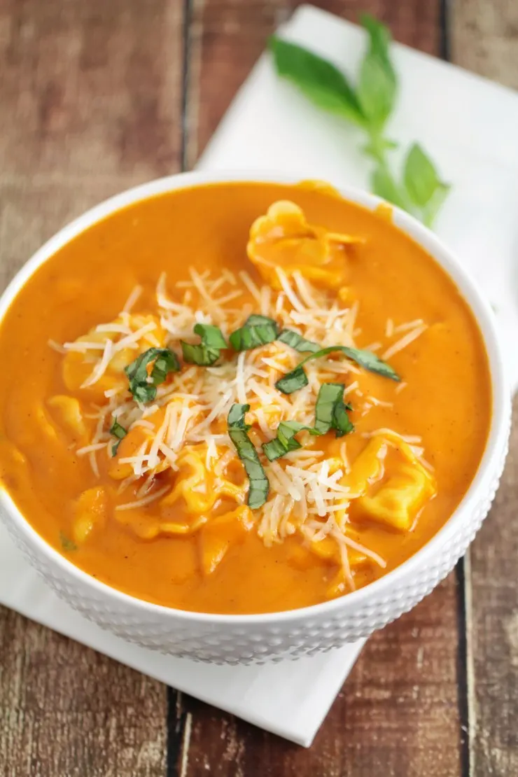 I love a delicious and comforting soup like this recipe for Roasted Red Pepper Soup with Tortellini. Freshly roasted bell peppers and garlic create an amazing savoury flavour your whole family is sure to love.