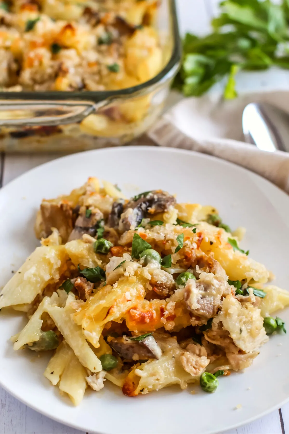 Looking for a new way to use up leftover turkey? This delicious creamy leftover turkey casserole recipe will satisfy your whole family!