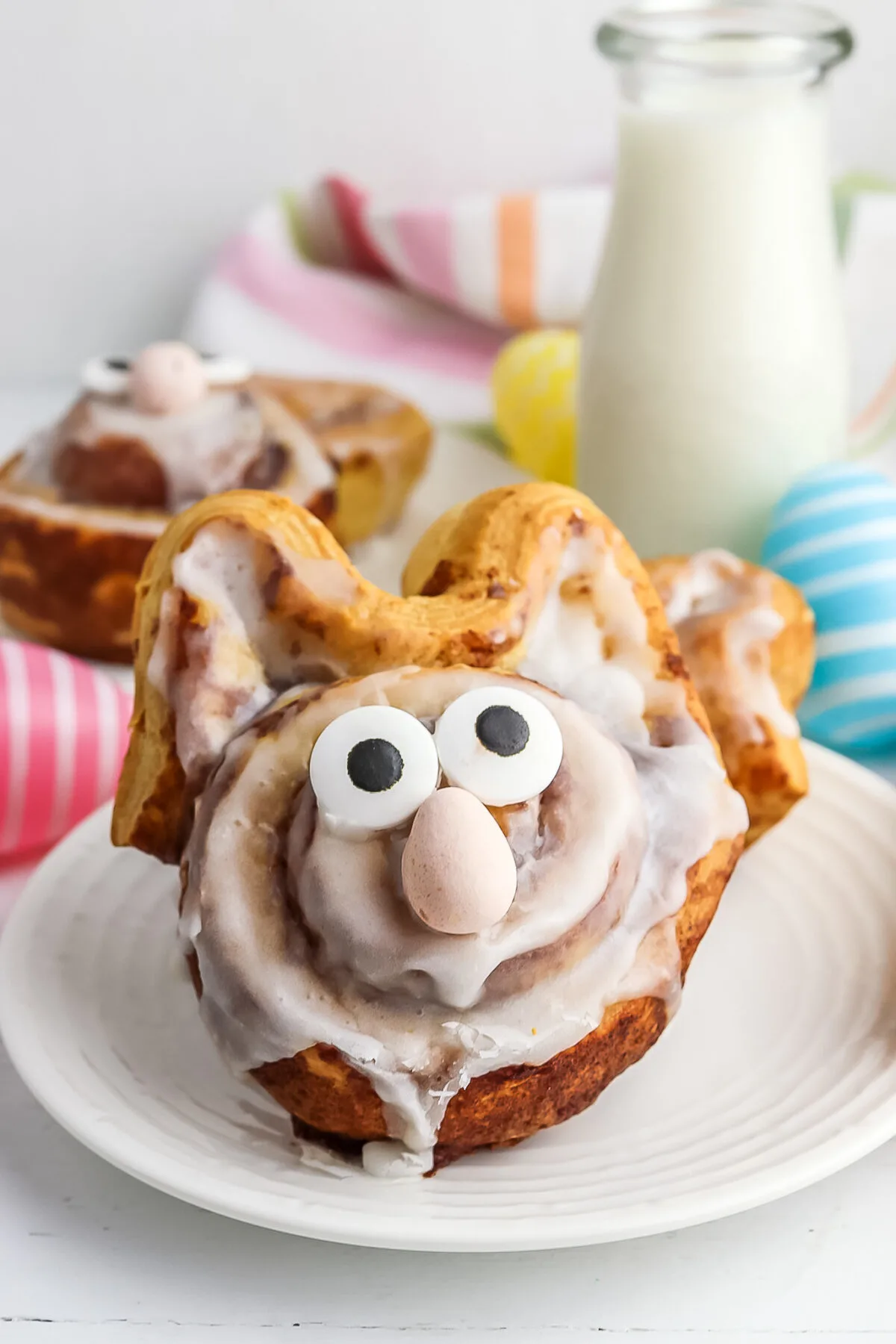 Delicious and fun Easter bunny cinnamon rolls made with canned cinnamon rolls. This easy recipe can be made in a jiffy for Easter brunch!