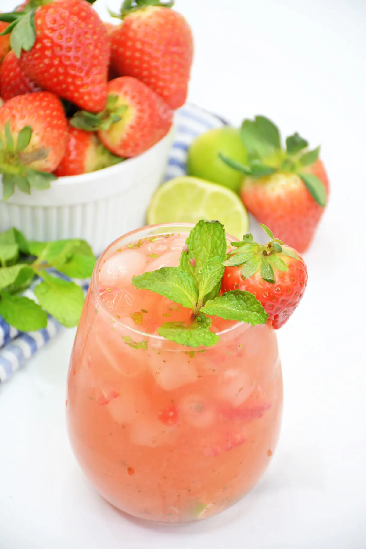 Looking for a refreshing drink to enjoy this summer? Try this tasty strawberry mango mojito recipe and make it the star of your next party!