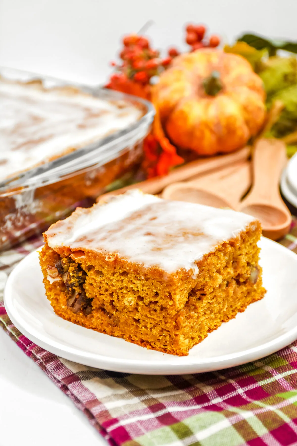 This pumpkin honey bun cake recipe is not only sweet and delicious, but also super moist. It may be hard to share this delicious fall treat!