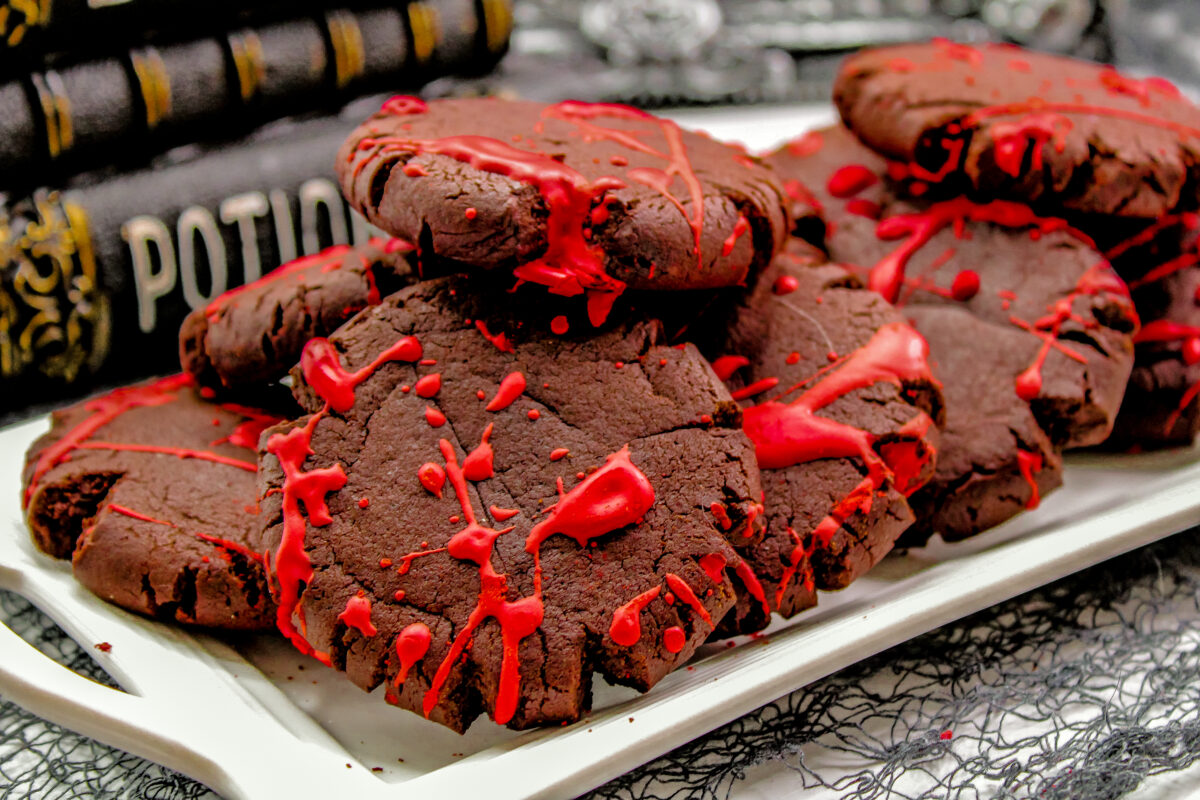 These creepy blood splatter cookies are perfect for your next Halloween party! They're easy to make and will definitely spook your guests.