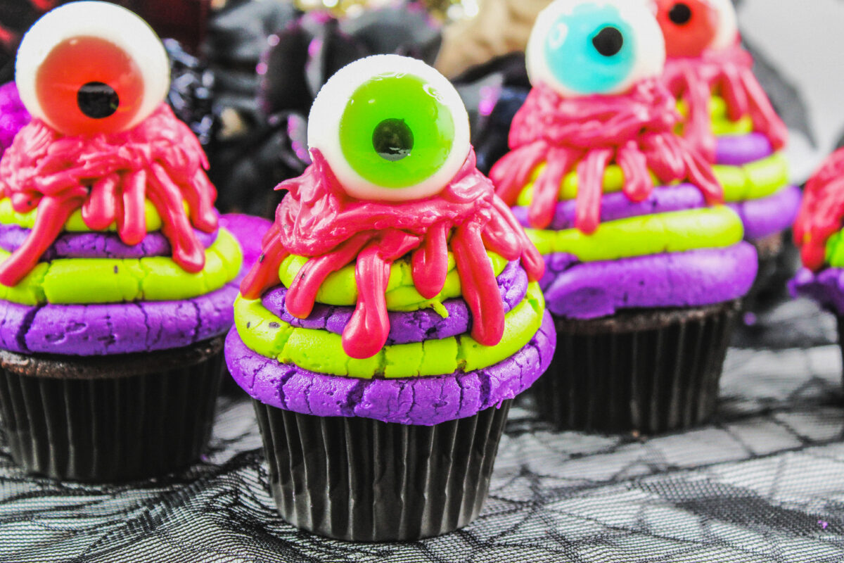 These spooky, bloody eyeball cupcakes are perfect for your next Halloween party! These easy to make ghoulish goodies can be ready in no time!