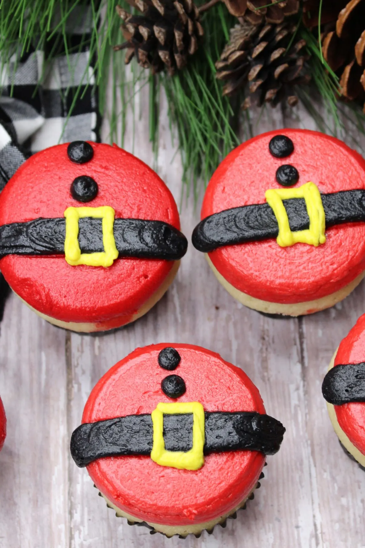 These delicious Santa belly cupcakes are perfect for your next Christmas party! They're easy to make and everyone will love them.
