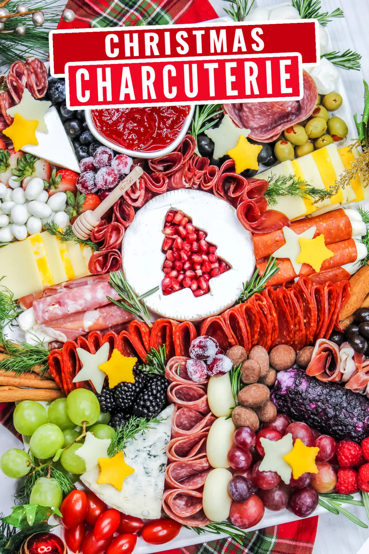 Looking for a delicious and easy Christmas appetizer? This detailed Christmas charcuterie board recipe is perfect for your holiday party!
