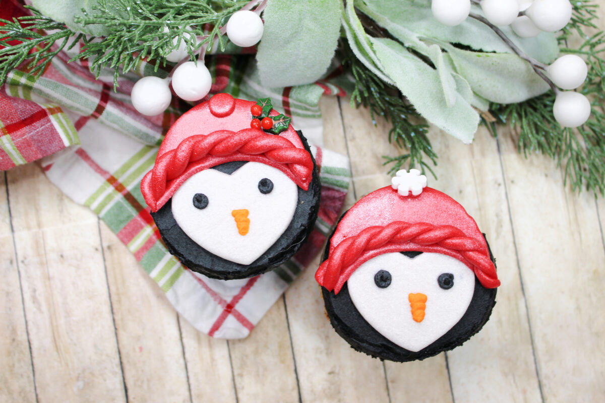 Learn how to make these fun and adorable penguin cupcakes that are perfect for Christmas, winter or holiday parties.