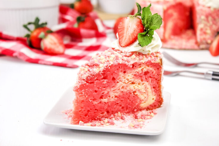 Strawberry Crunch Cheesecake Cake